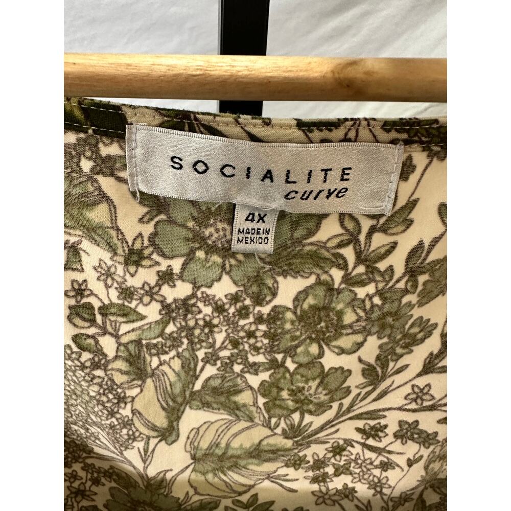Socialite Curve Boho Floral Green Relaxed Top Size 4X Cottagecore - Picture 3 of 6